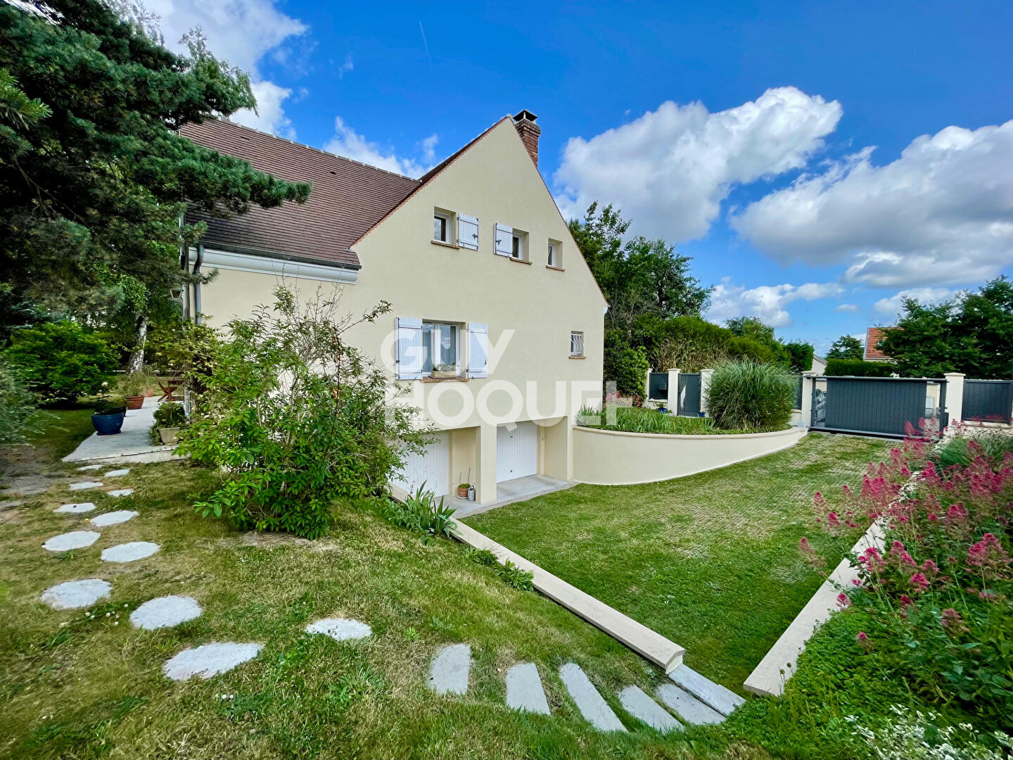 Maison Spacieuse et Lumineuse de 178 m² avec 4 Chambres et Grand Jardin