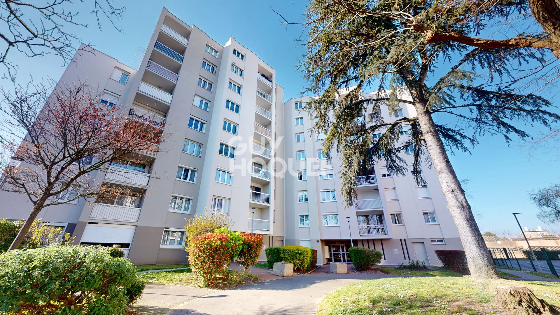 EN EXCLUSIVITE - APPARTEMENT 3 PIECES - PLACE DE PARKING - LUMINEUX