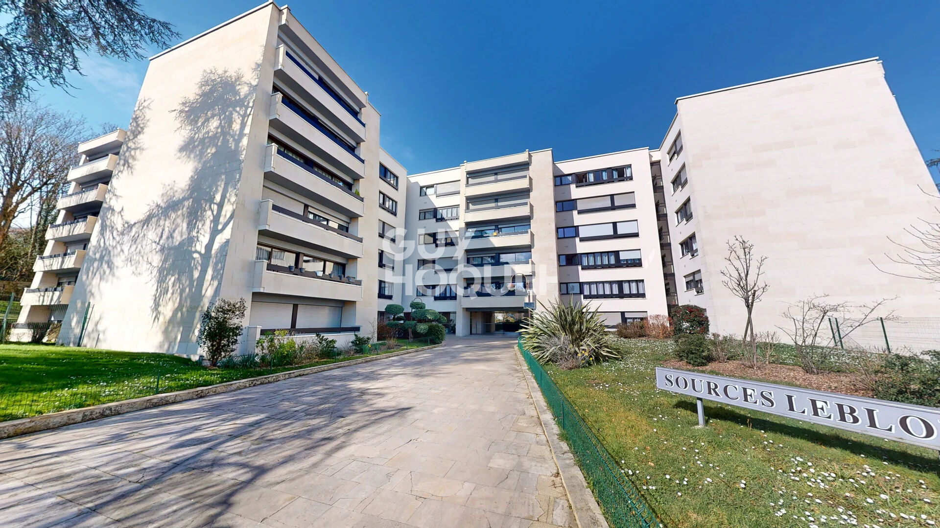 À vendre : Appartement 2 pièces à Franconville - RAVALEMENT RECENT !