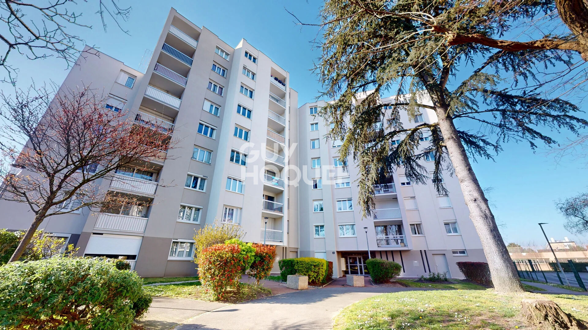APPARTEMENT 3 PIECES - PARKING - LOGGIA