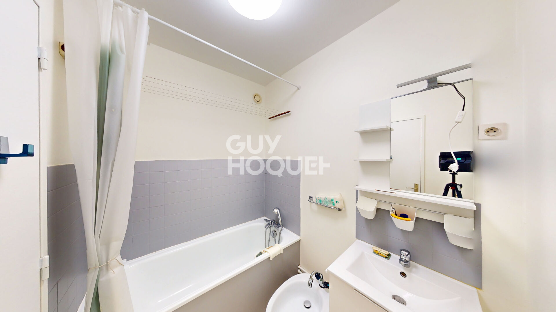 APPARTEMENT 3 PIECES - PARKING - LOGGIA