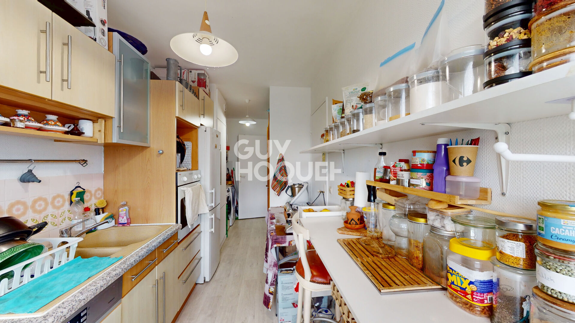 DERNIER ÉTAGE - APPARTEMENT 4 PIÈCES AU CALME