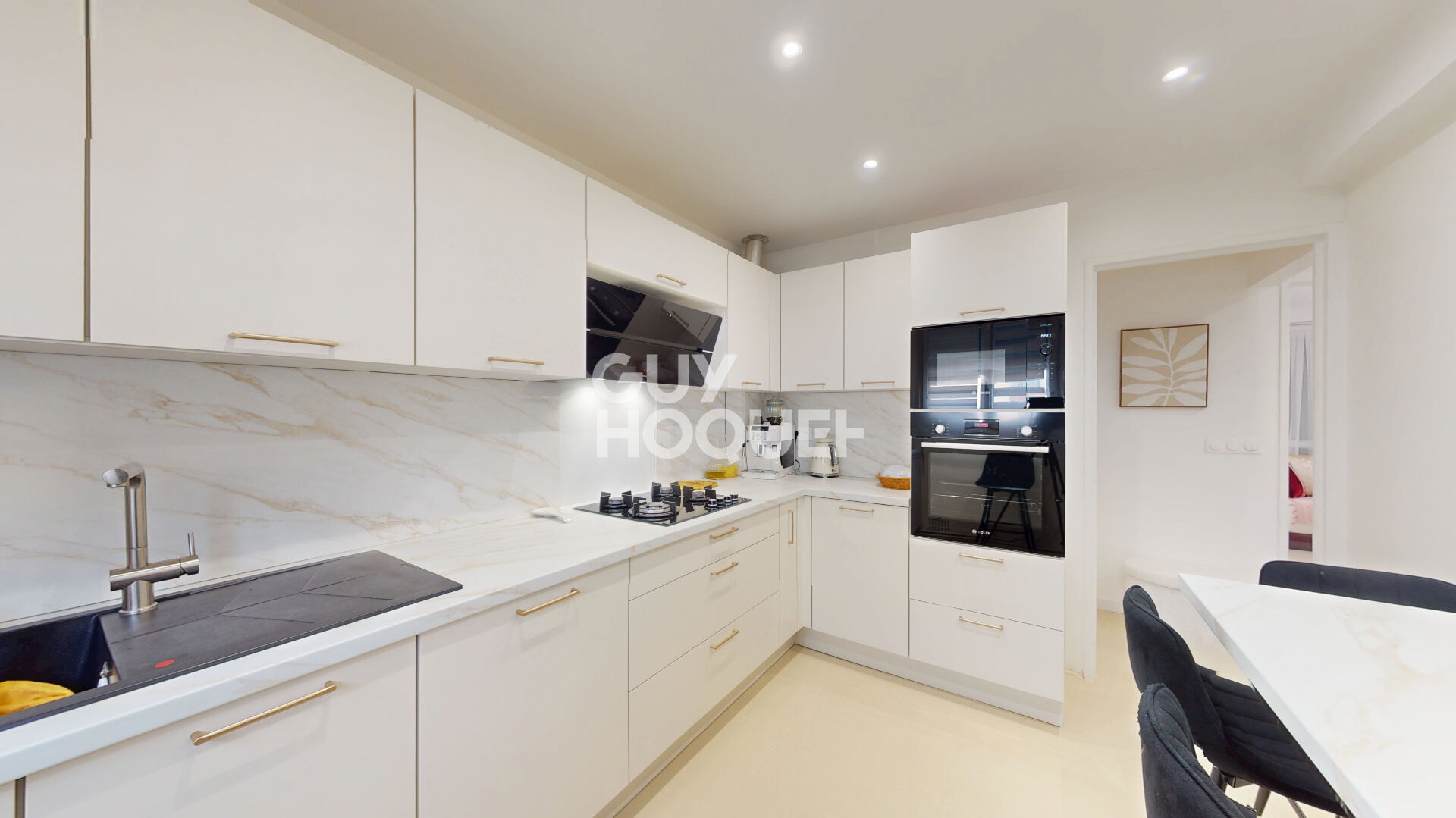 EN EXCLUSIVITE - MAISON 5 PIECES - ENTIEREMENT RENOVEE AVEC JARDIN ET BOX