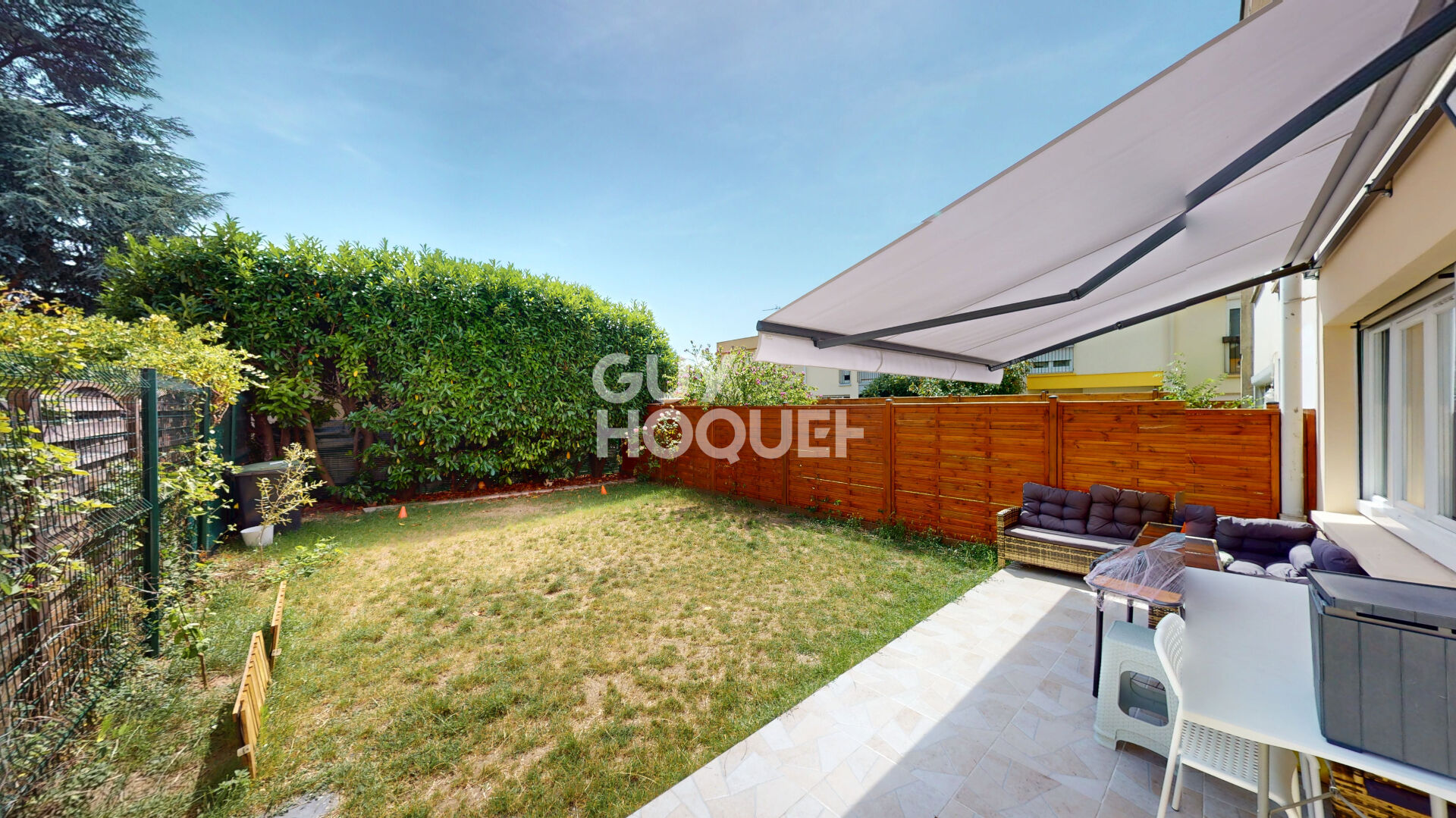 EN EXCLUSIVITE - MAISON 5 PIECES - ENTIEREMENT RENOVEE AVEC JARDIN ET BOX