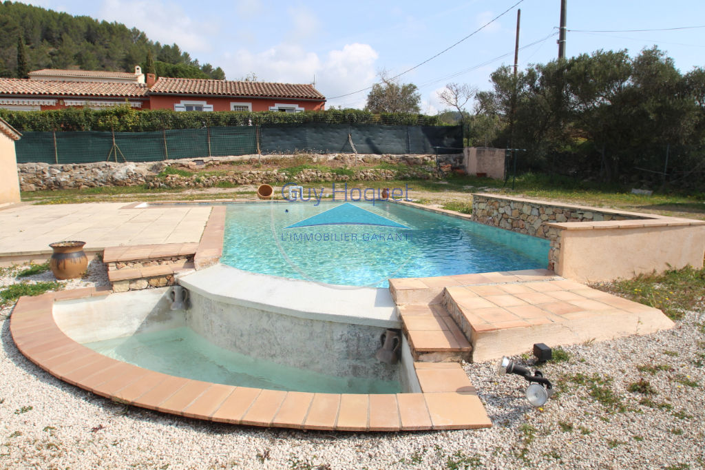 Superbe vue panoramique pour cette Maison  aux ARCS sur ARGENS.