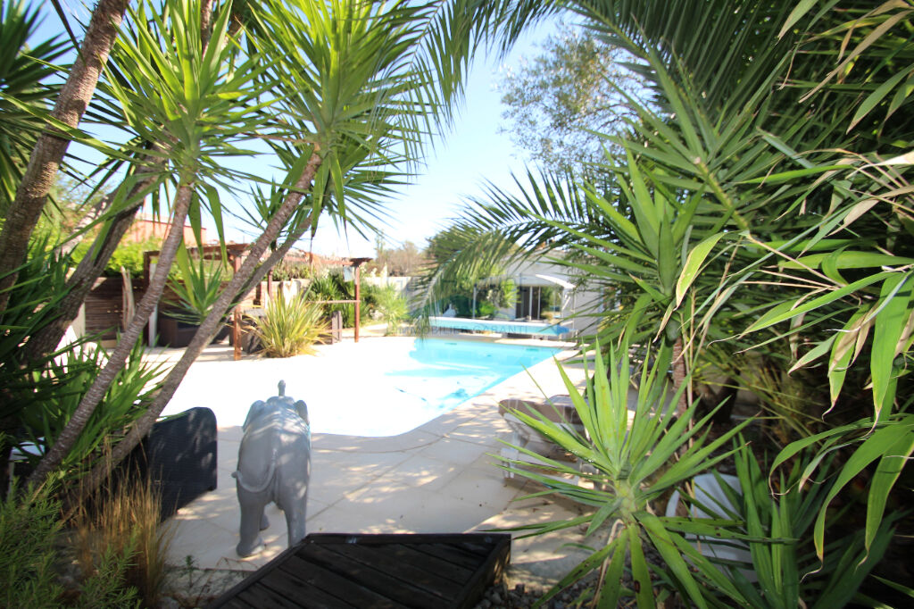 Exclusivité Vente : maison T5 (111 m²)  avec Piscine  au MUY