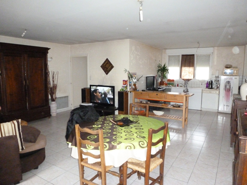 APPARTEMENT BRESSOLS 3 PIÈCES 77 M²