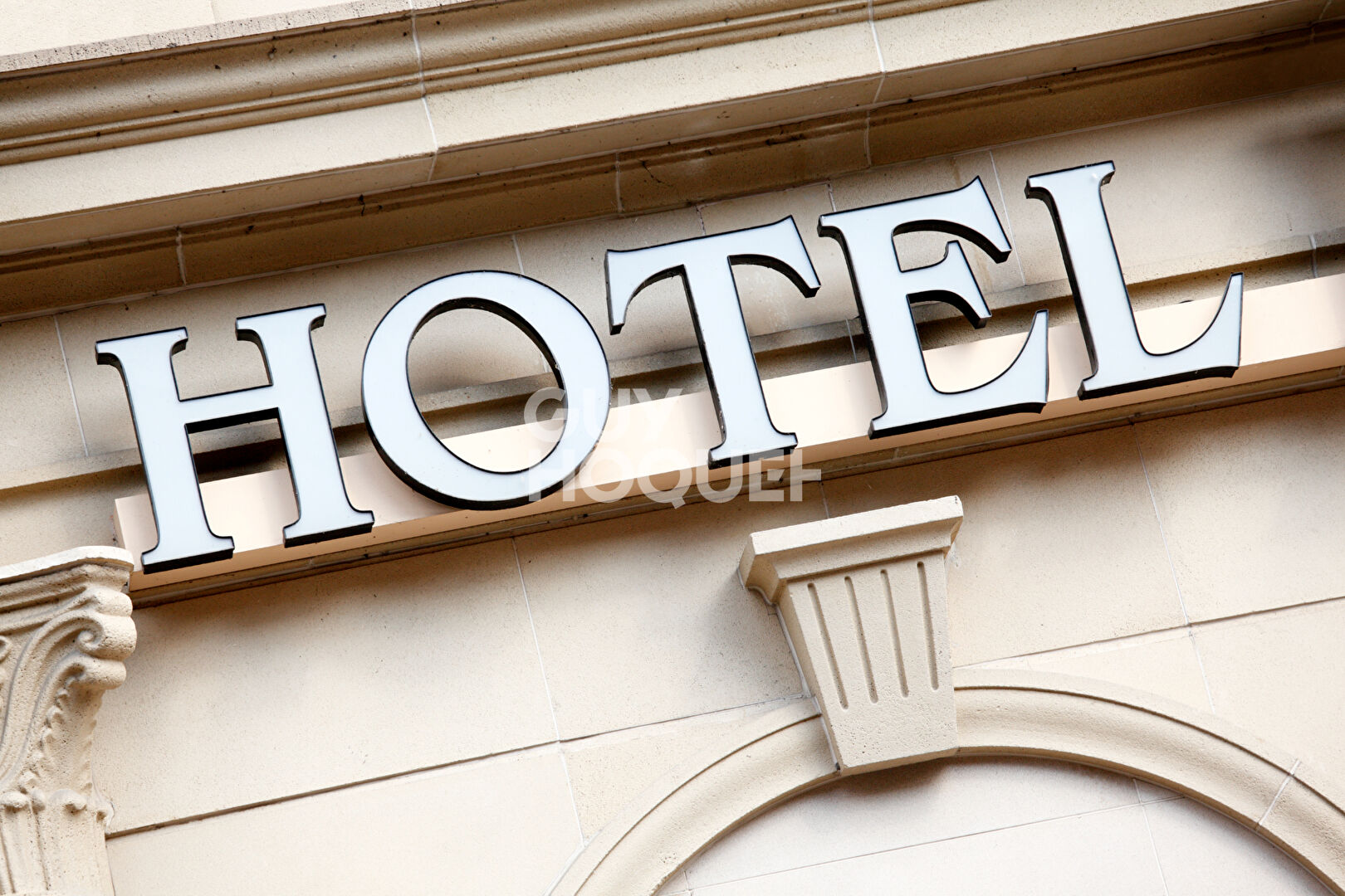 HÔTEL *** Fonds et Murs