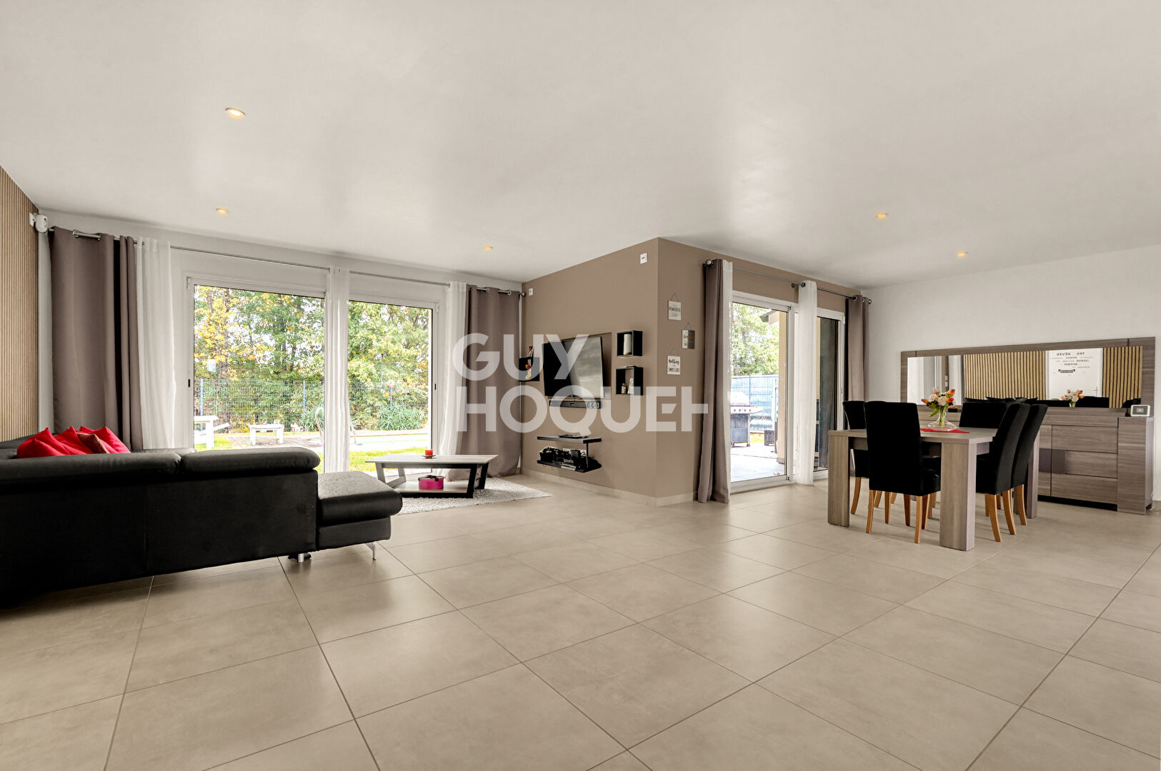 MAGNIFIQUE MAISON FAMILIALE, 5 PIECES, PISCINE à VILLAUDRIC (31620)