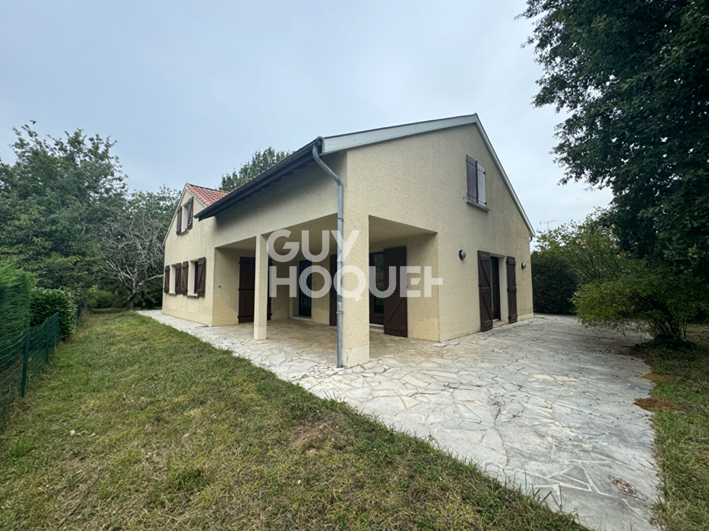 À LOUER - Maison 4 pièces avec garage et jardin