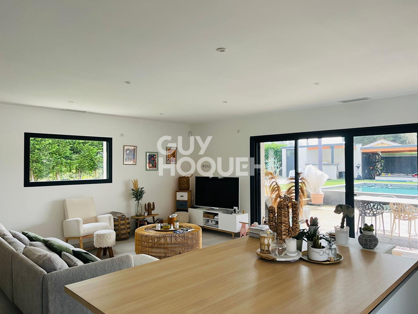 ** À LOUER à FRONTON - SUPERBE VILLA 5 PIÈCES AVEC PISCINE **