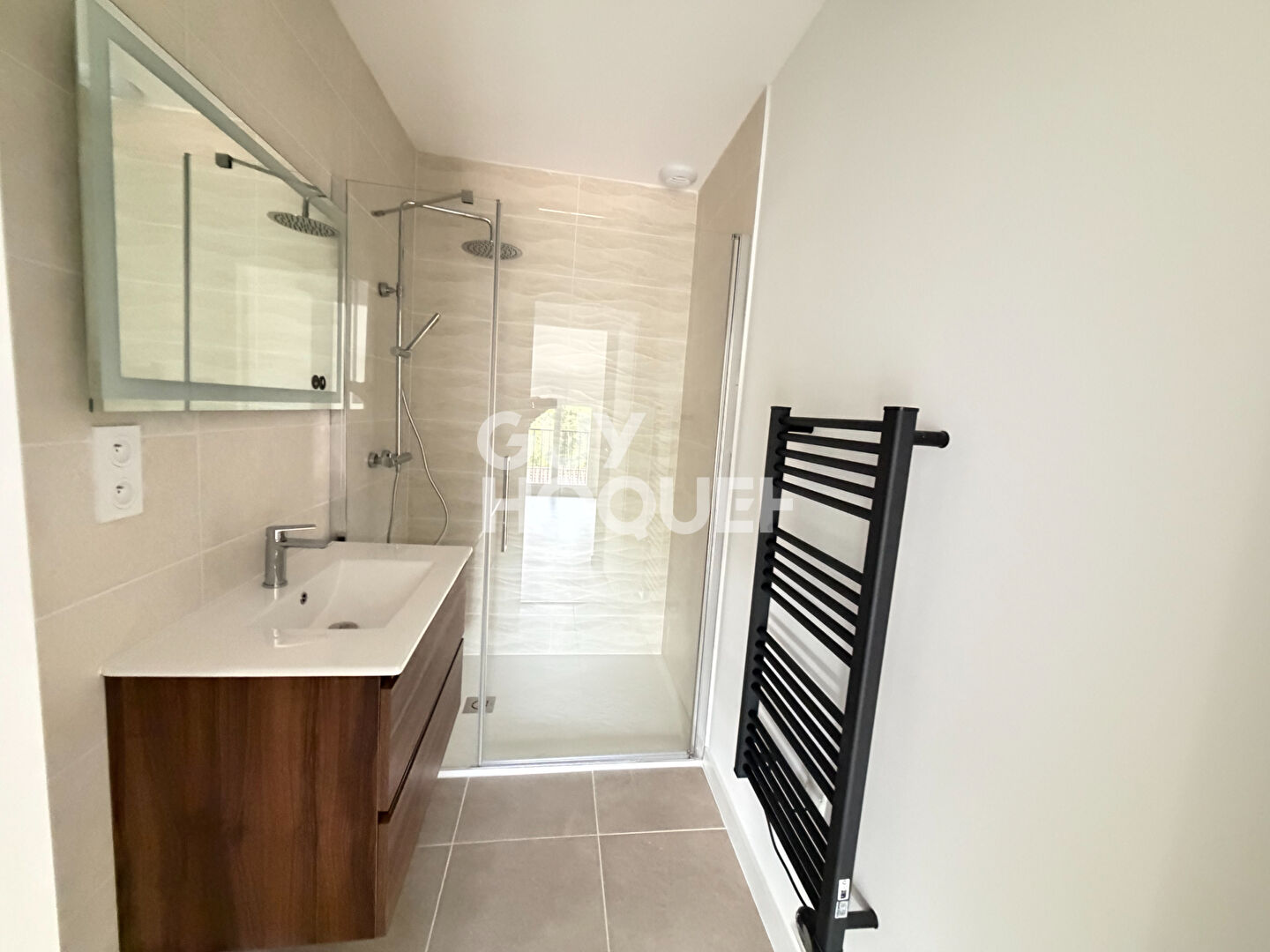 À LOUER - Appartement 3 pièce(s) neuf et climatisé