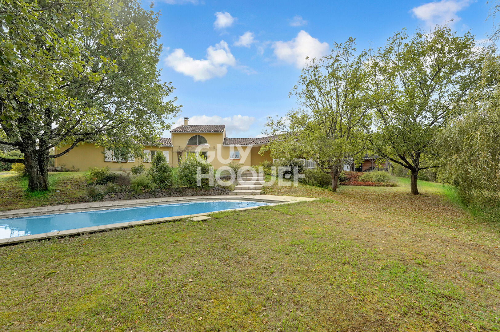 Villa à FRONTON 7 pièces, 180 m² avec piscine et terrain de 4 005 m²