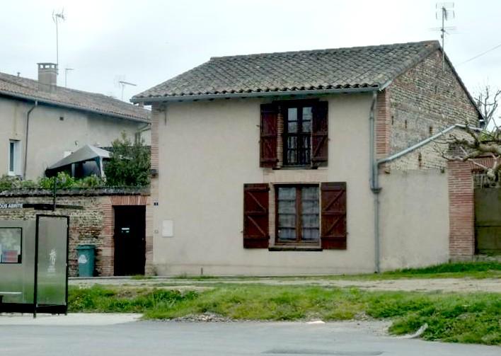 GRENADE - PLEIN CENTRE VILLAGE