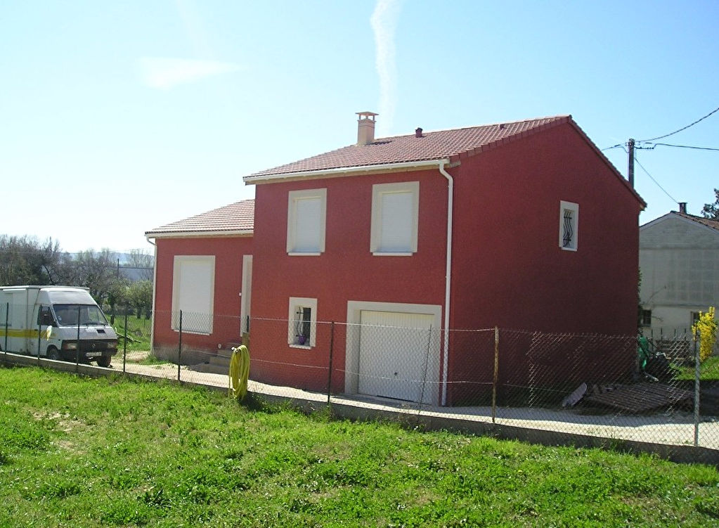 VILLA T 5 SUR 1 000 M²