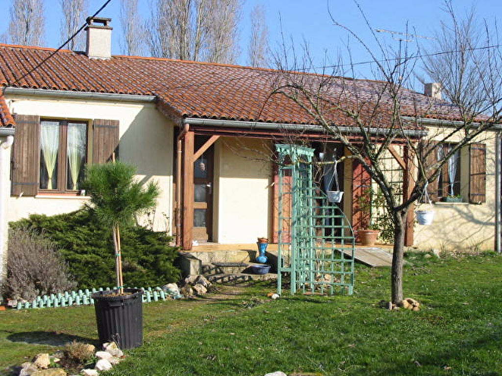 AGREABLE MAISON DE PL PIED