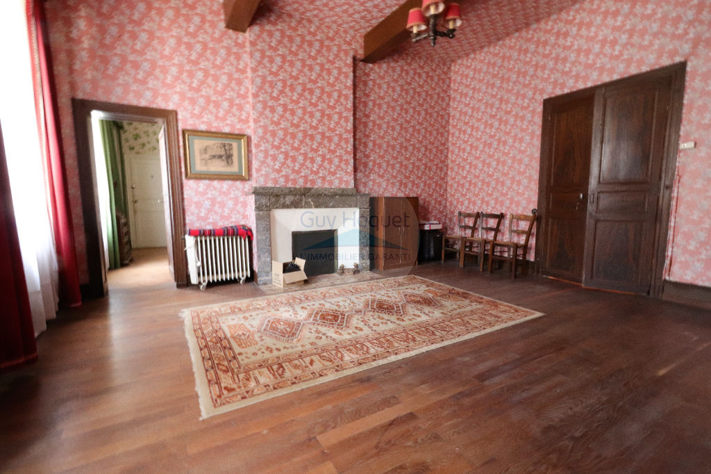 Maison sur 2000 m² A RENOVER