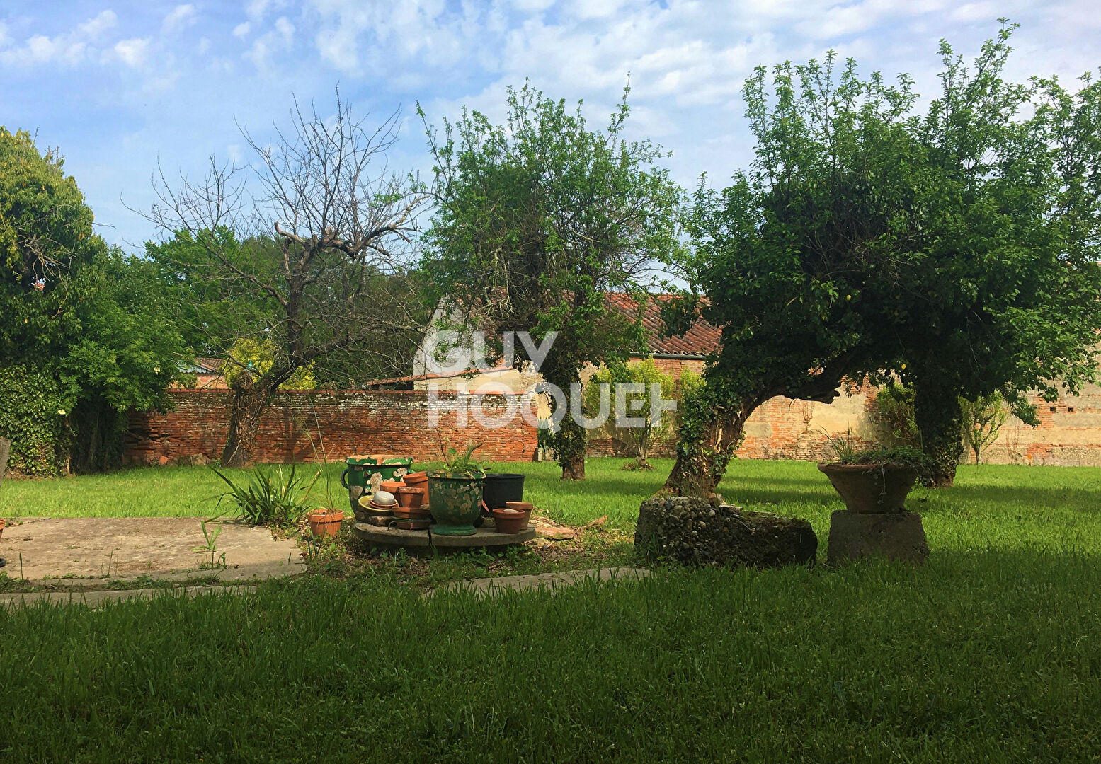 Maison sur 2000 m² A RENOVER