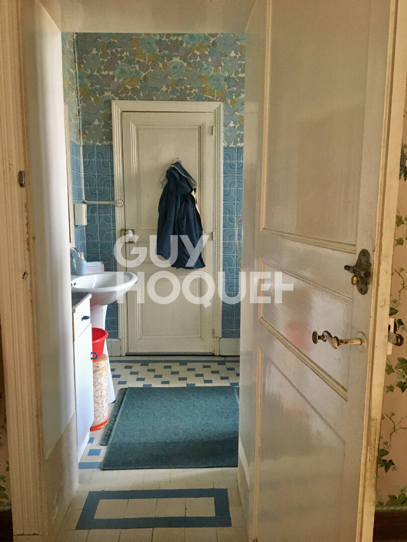 Maison sur 2000 m² A RENOVER