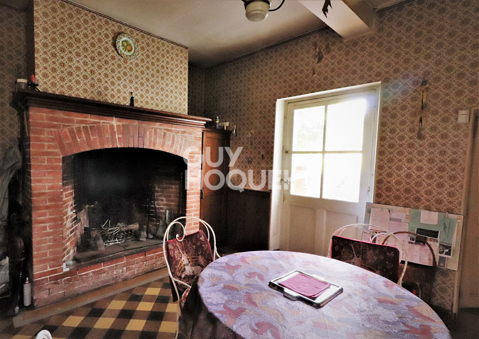 Maison sur 2000 m² A RENOVER