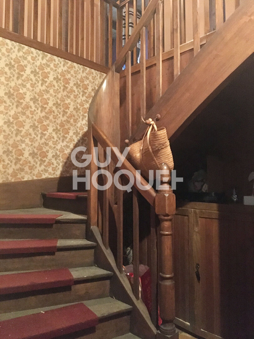 Maison sur 2000 m² A RENOVER