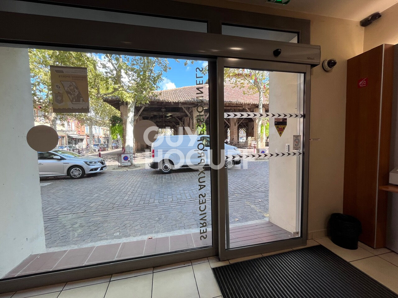 Local commercial Grenade 125 m2