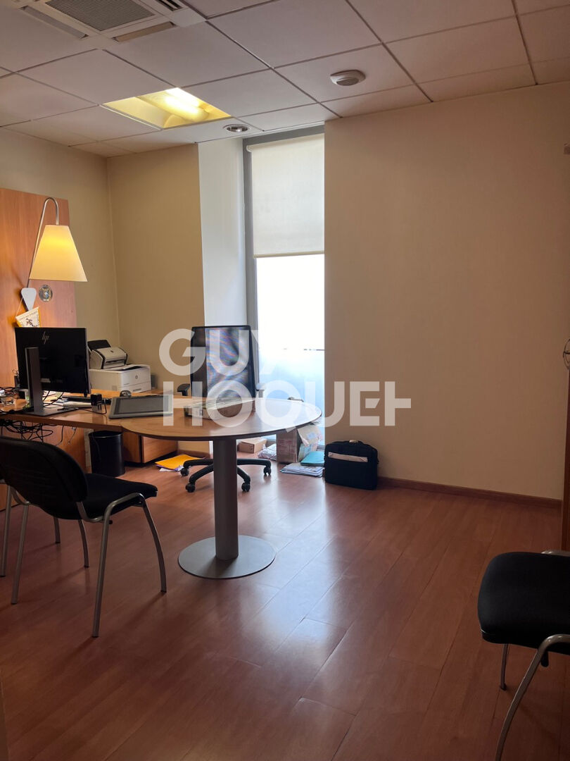 Local commercial Grenade 53 m2