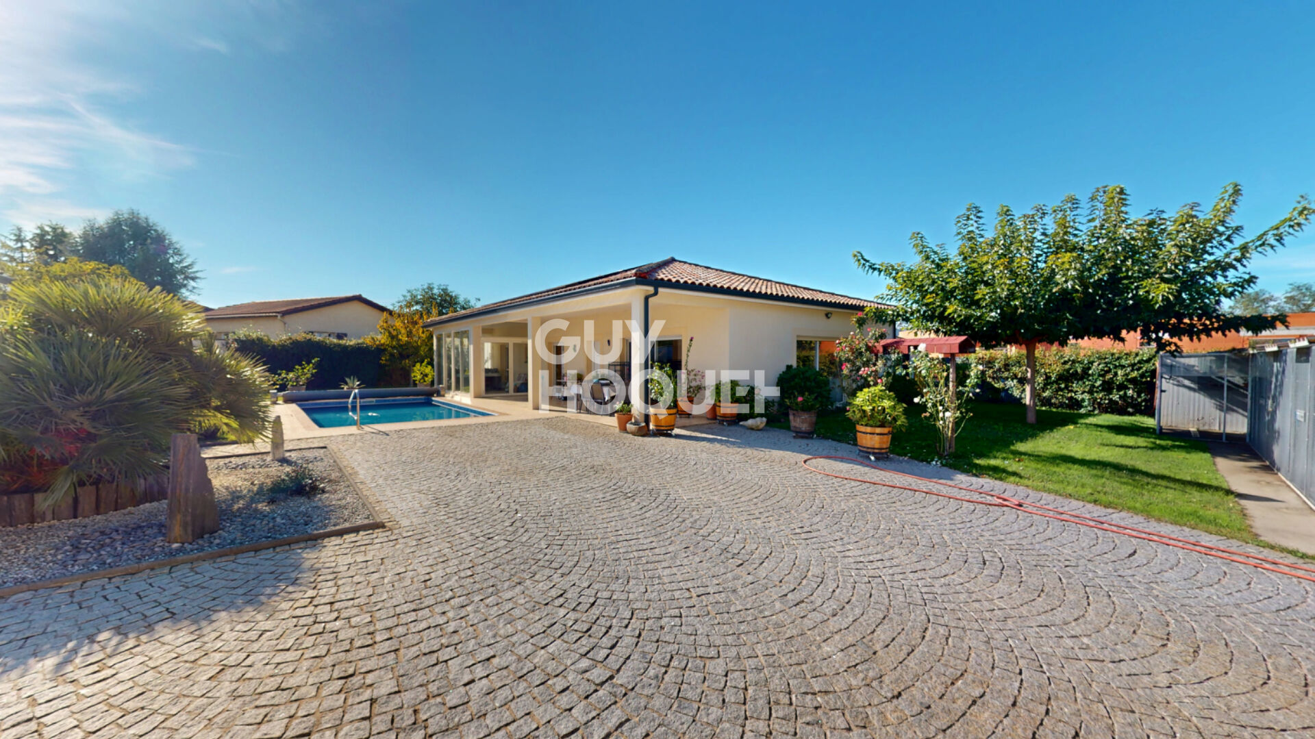 Maison moderne à vendre à Bressols - Un véritable havre de paix !