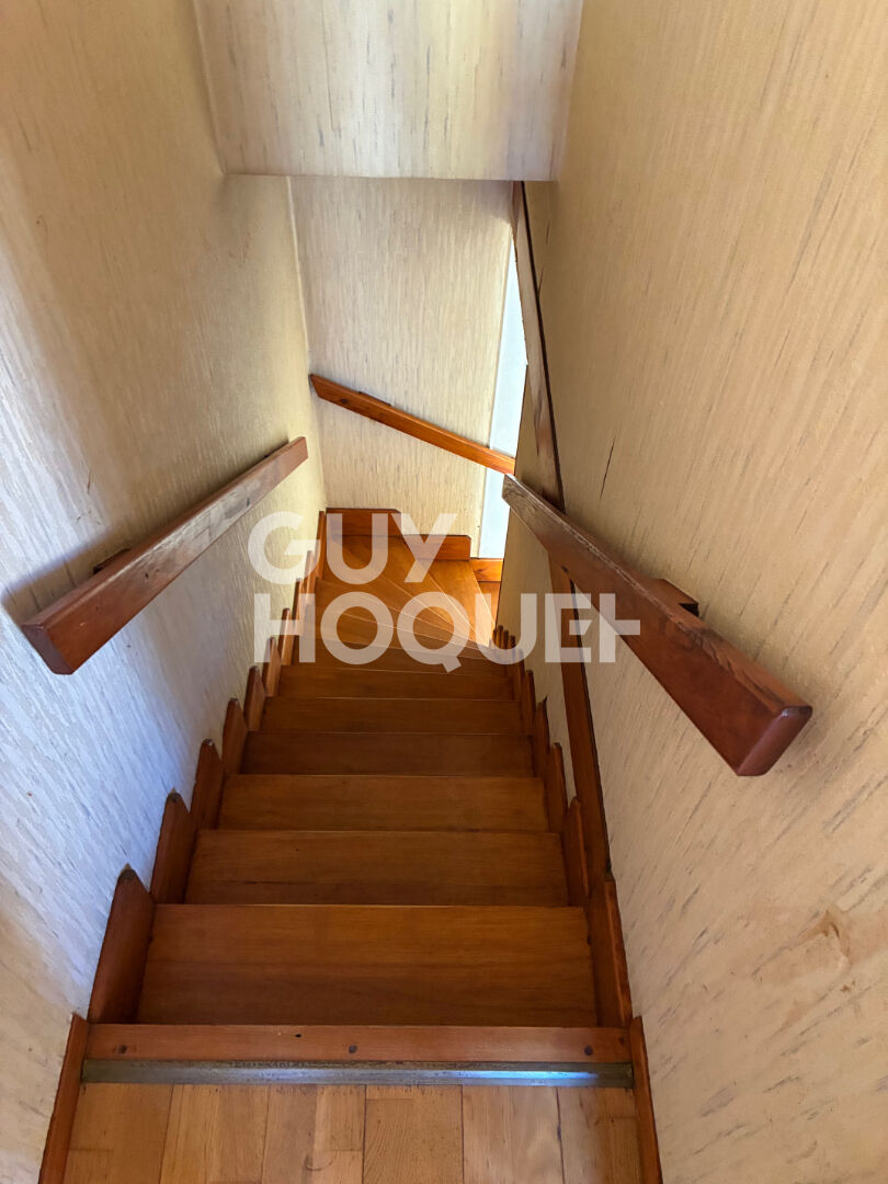 Maison centre de Thil - Référence 2495