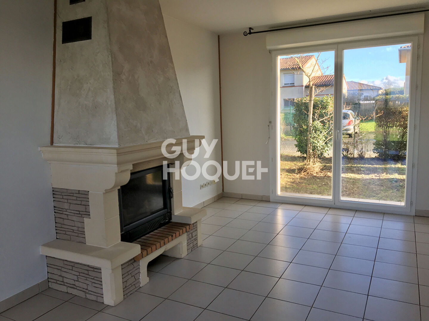 Maison moderne à louer à Grenade - 4 pièces, 3 chambres, garage fermé