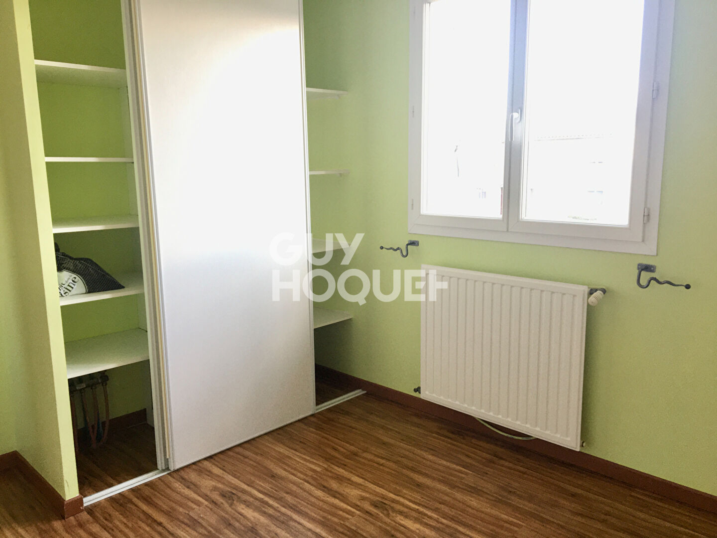 Maison moderne à louer à Grenade - 4 pièces, 3 chambres, garage fermé