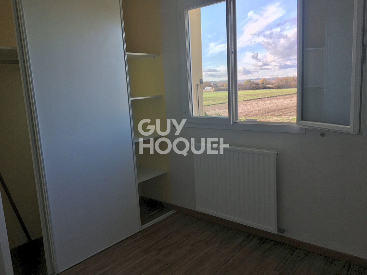 Maison moderne à louer à Grenade - 4 pièces, 3 chambres, garage fermé