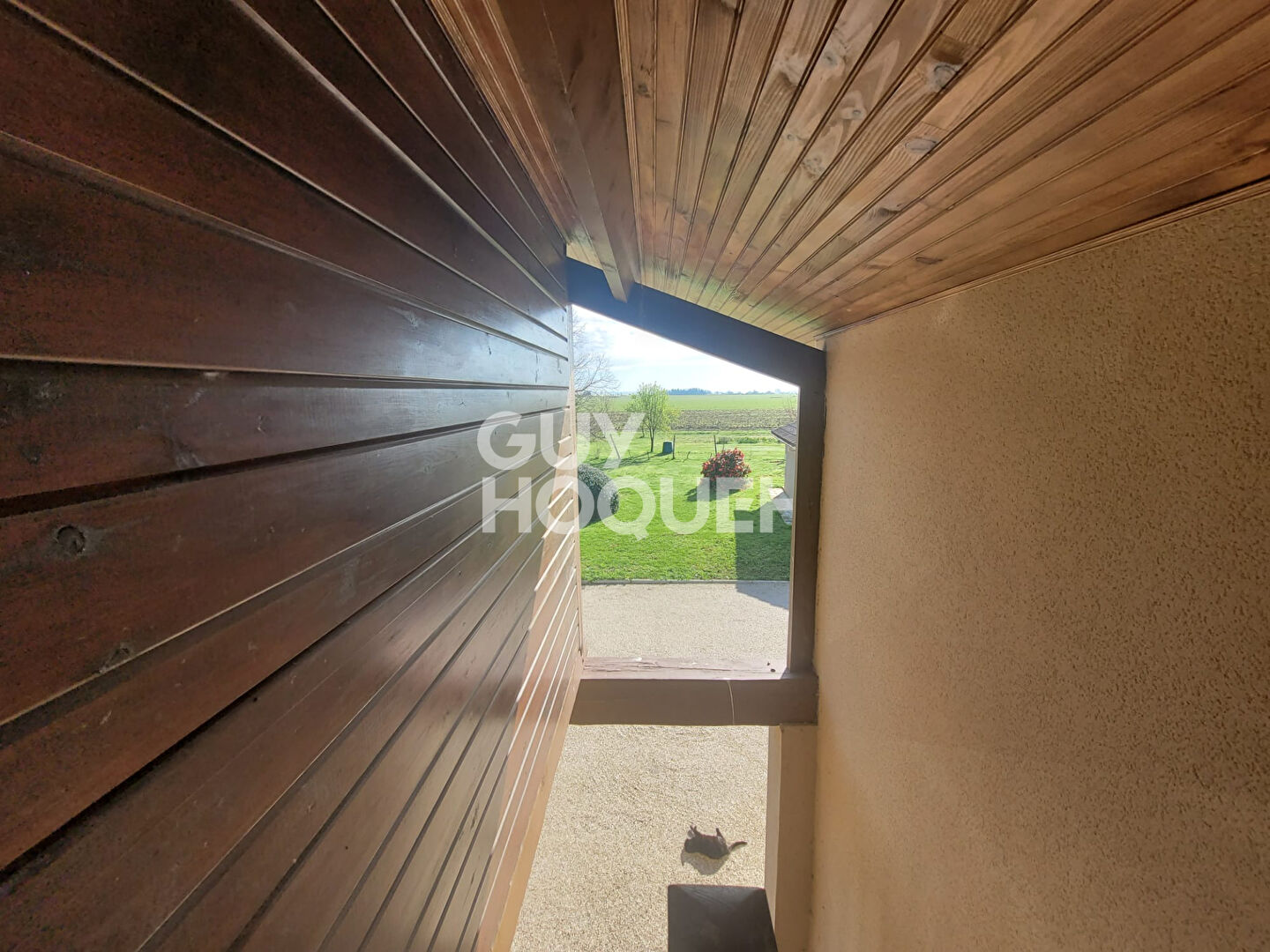 À Savenès ? Une propriété familiale avec dépendances, piscine et grand terrain arboré.