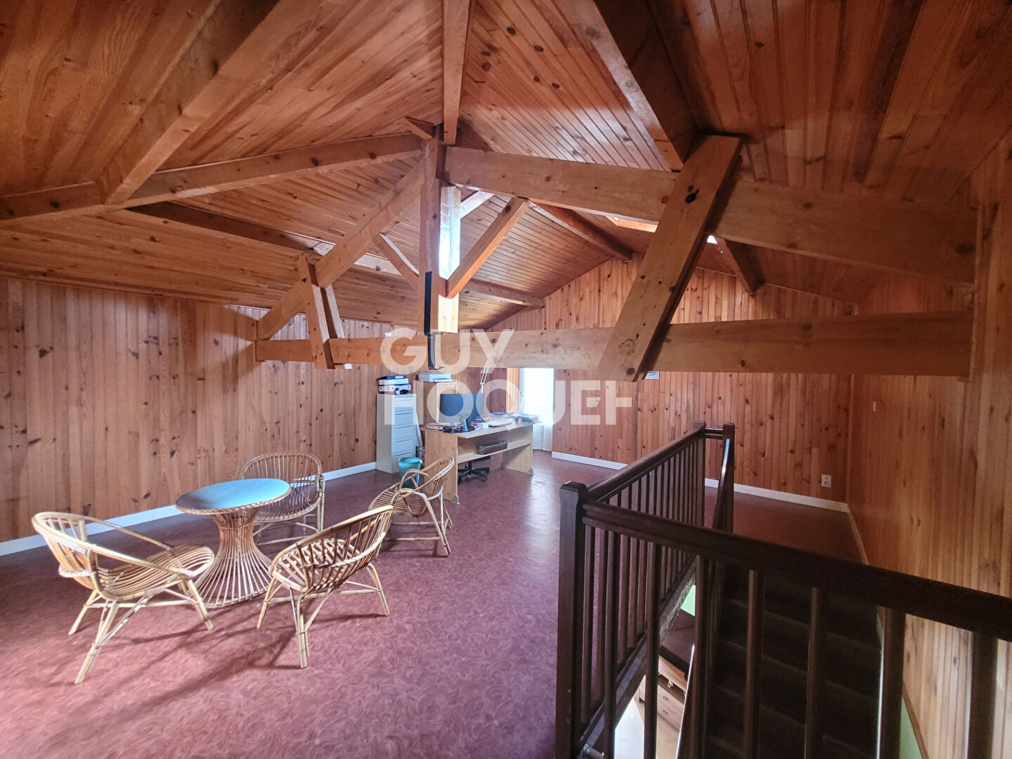 À Savenès ? Une propriété familiale avec dépendances, piscine et grand terrain arboré.