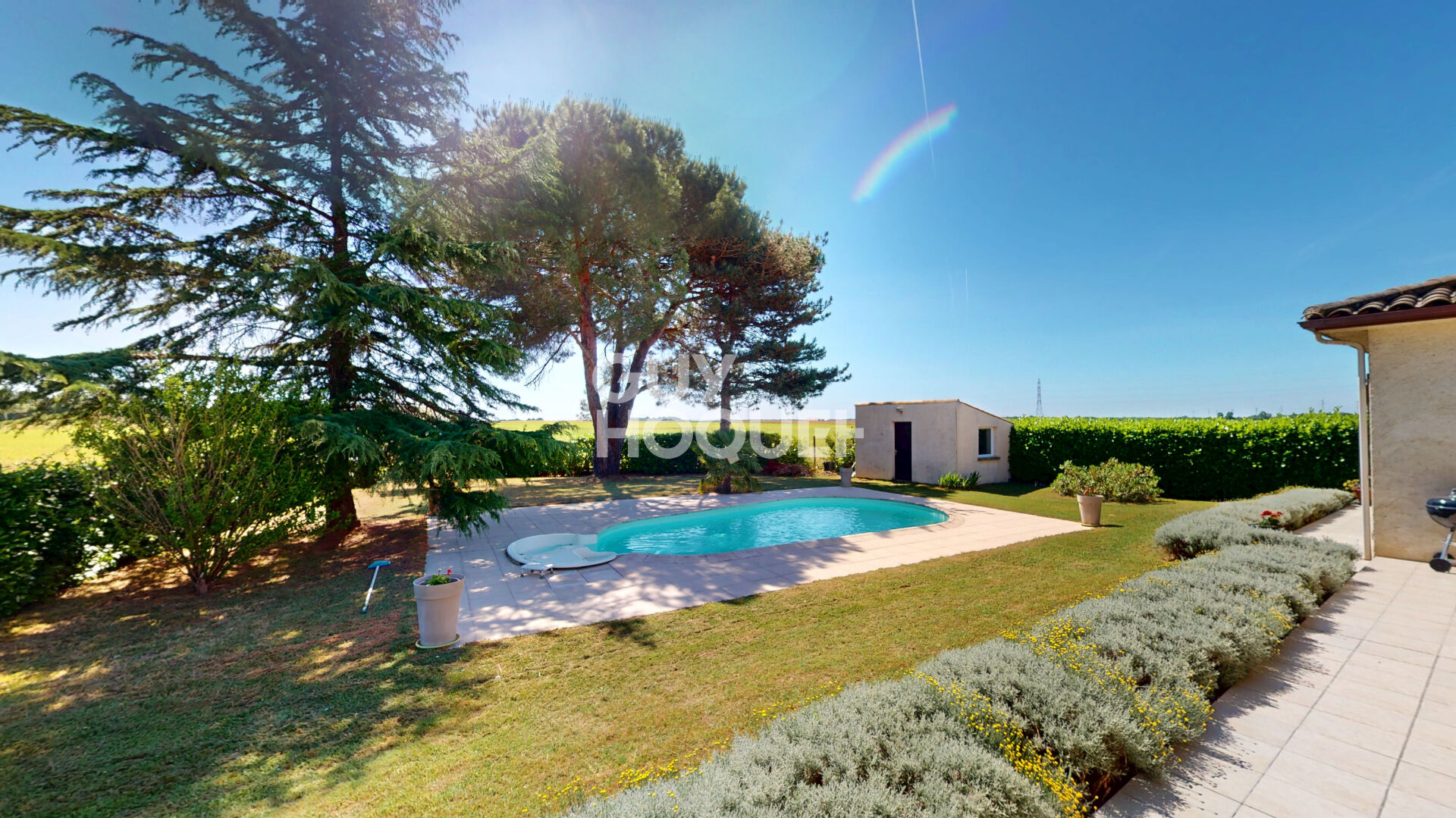 Maison familiale à Merville - Vue dégagée, piscine et 2 000 m² de terrain
