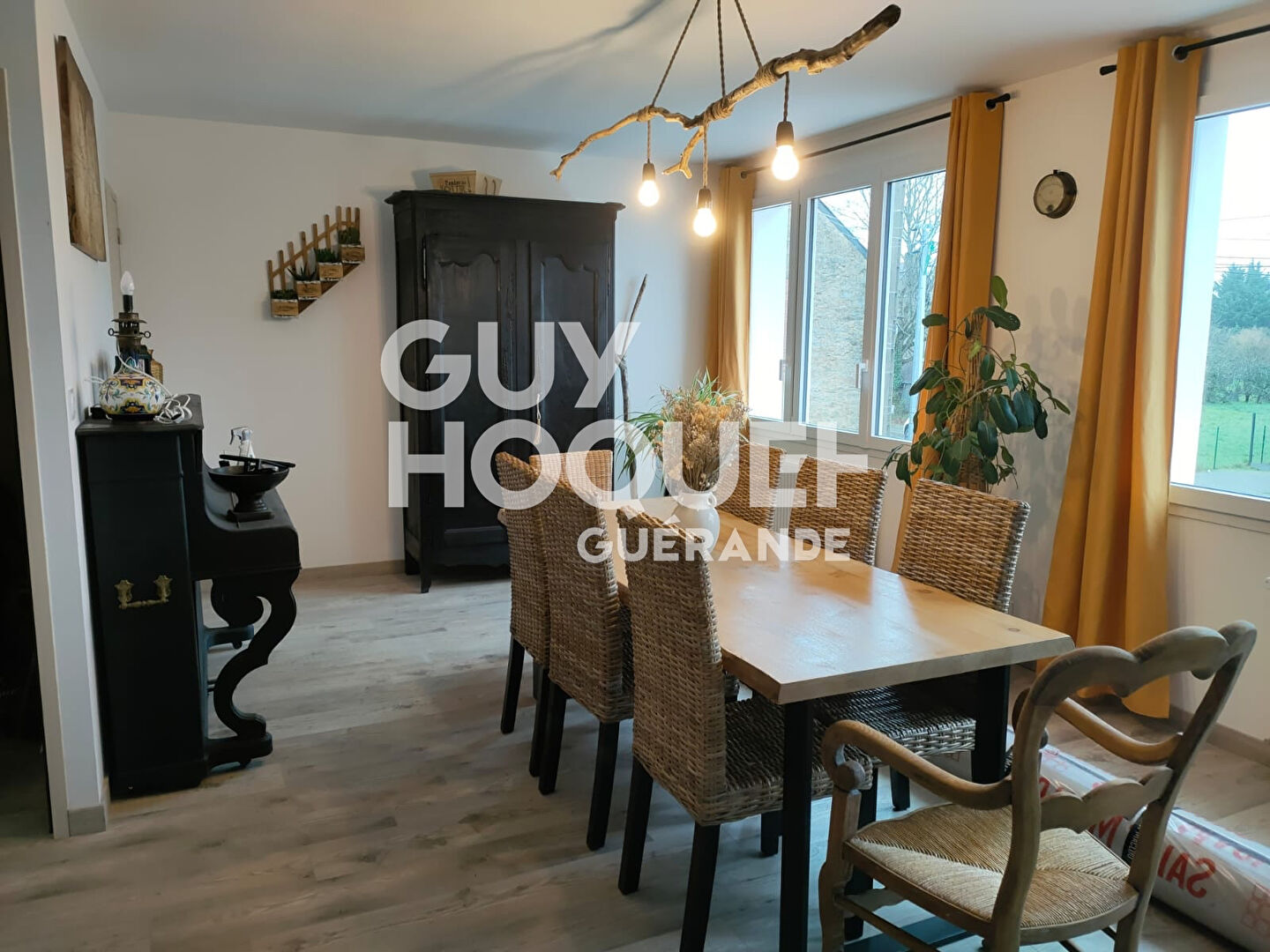 Local Commercial  avec appartement à l'étage