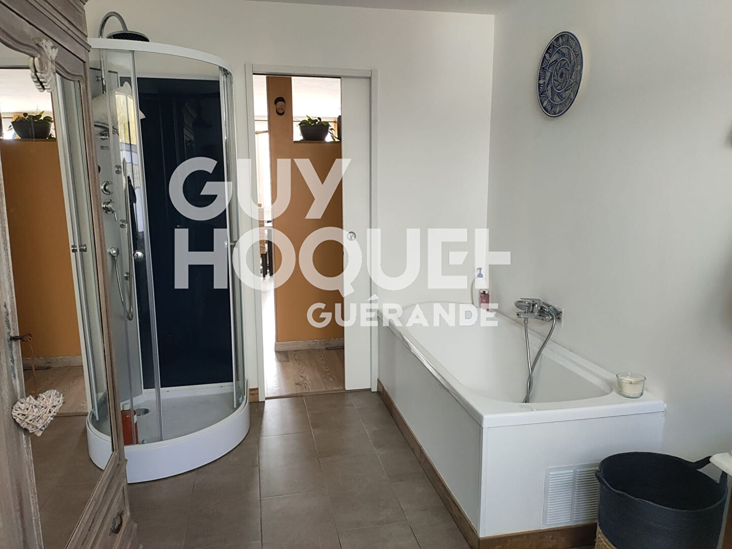 Local Commercial  avec appartement à l'étage