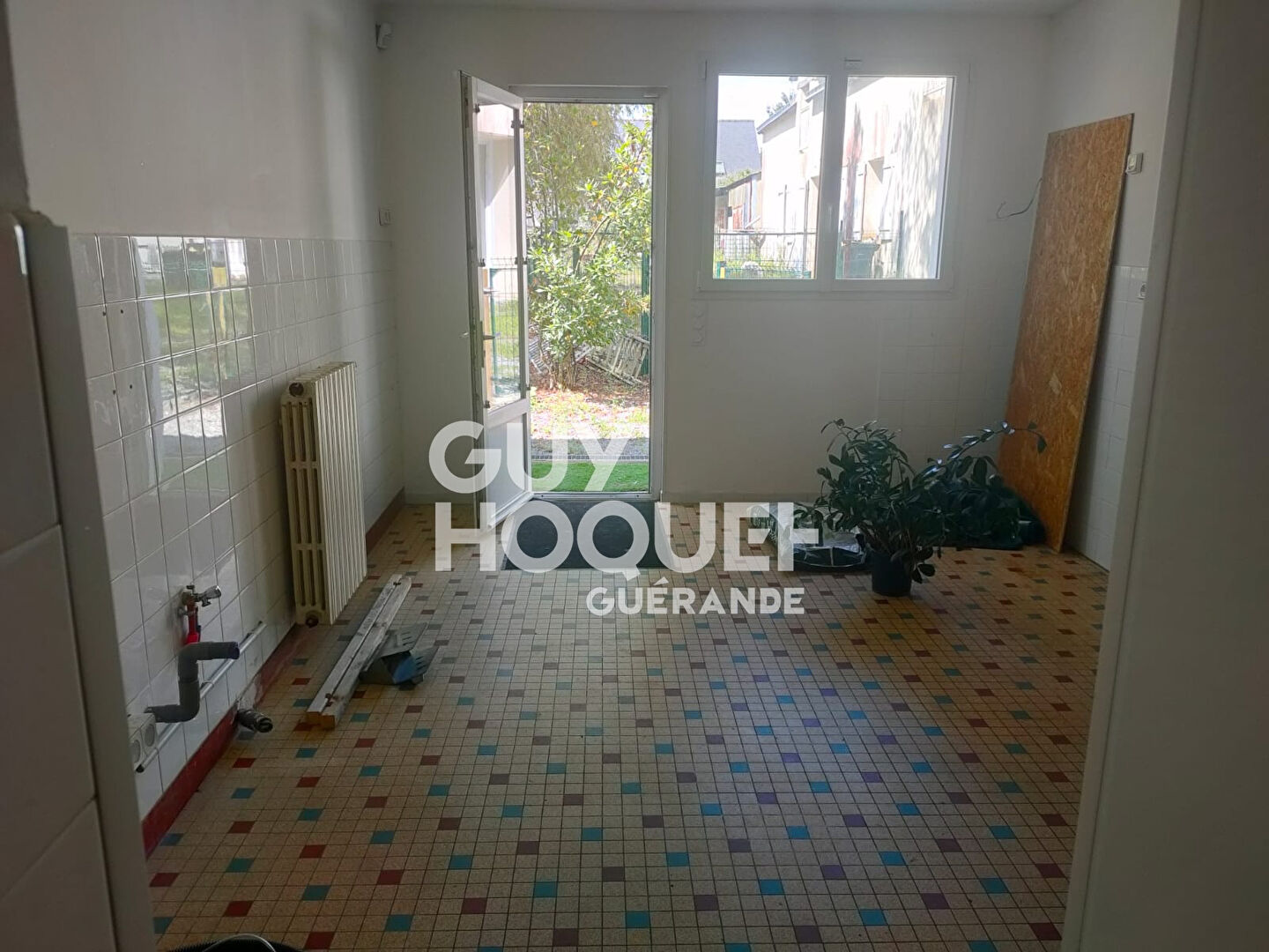 Local Commercial  avec appartement à l'étage