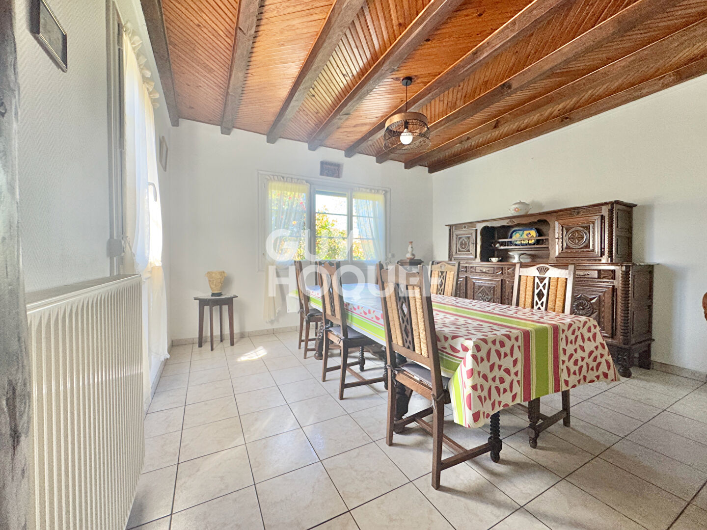 Maison familiale avec du cachet à GROS potentiel au coeur du Teich