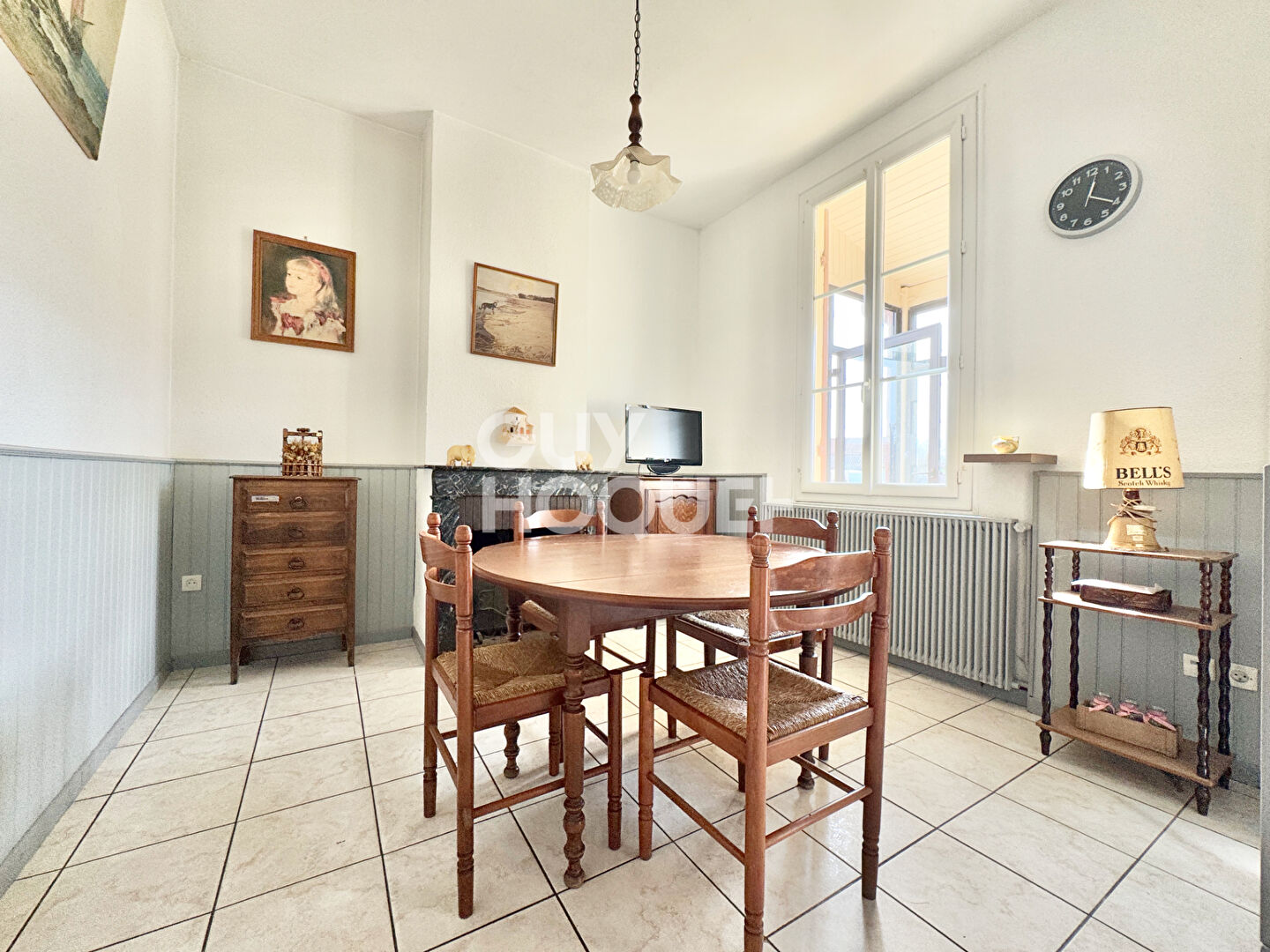 Maison familiale avec du cachet à GROS potentiel au coeur du Teich