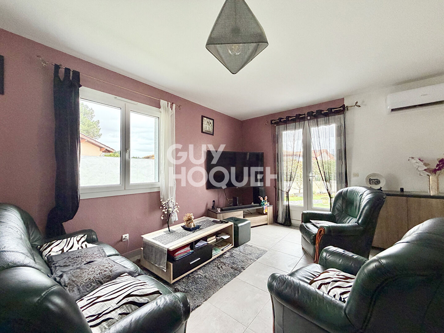 Un lieu de vie au calme, fonctionnel et soigné a quelques pas de la place de la Claire.