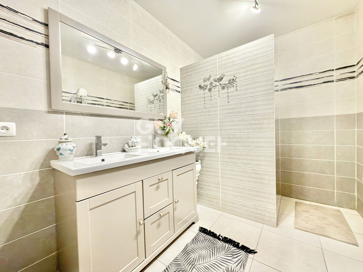 Un lieu de vie au calme, fonctionnel et soigné a quelques pas de la place de la Claire.