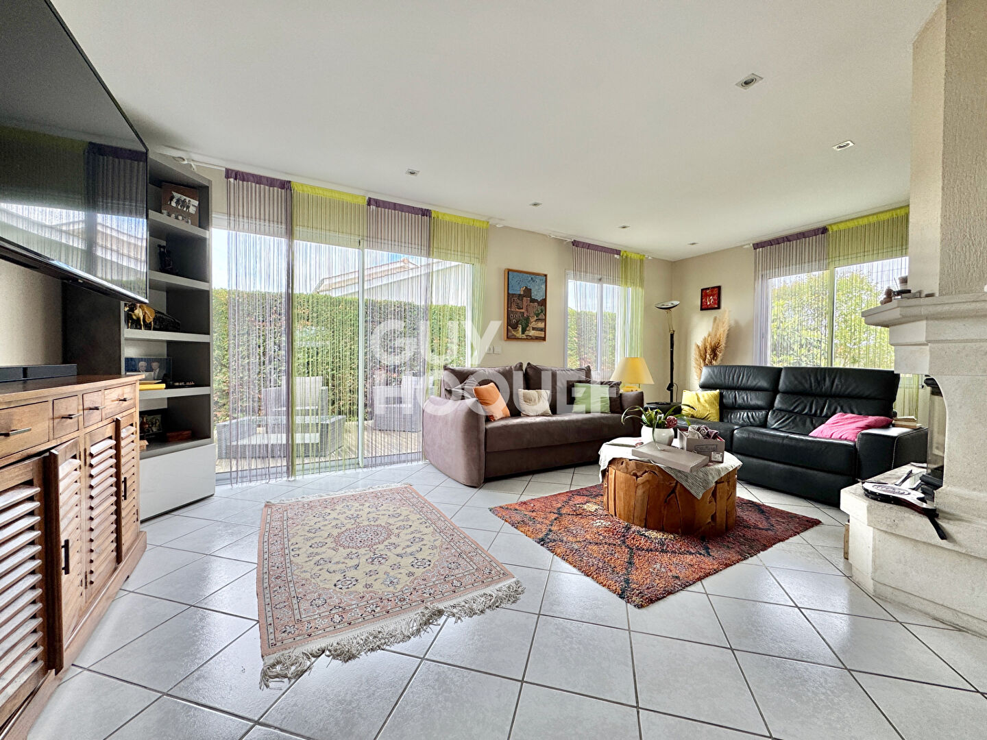 Maison chaleureuse de plain-pied et sa piscine à Meyran