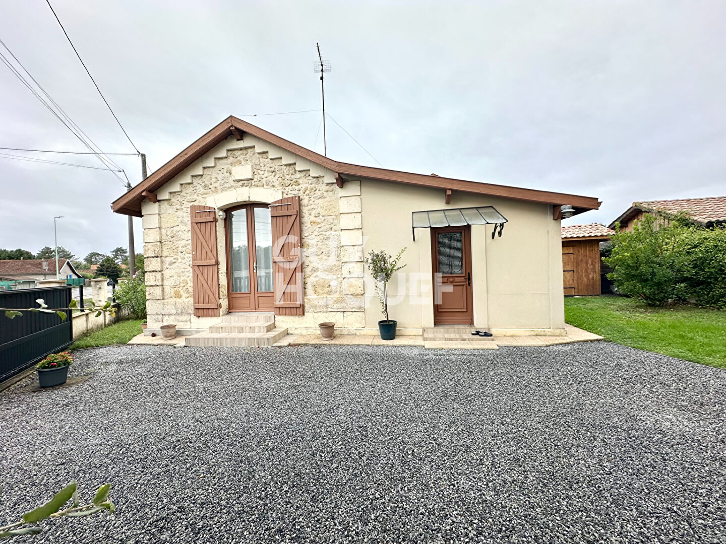 Ensemble immobilier rénové au coeur de Biganos - 216m²