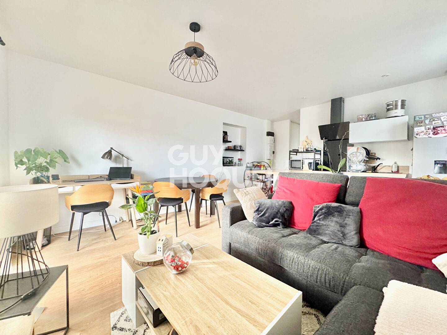 T2 rénové à deux pas de toute commodité