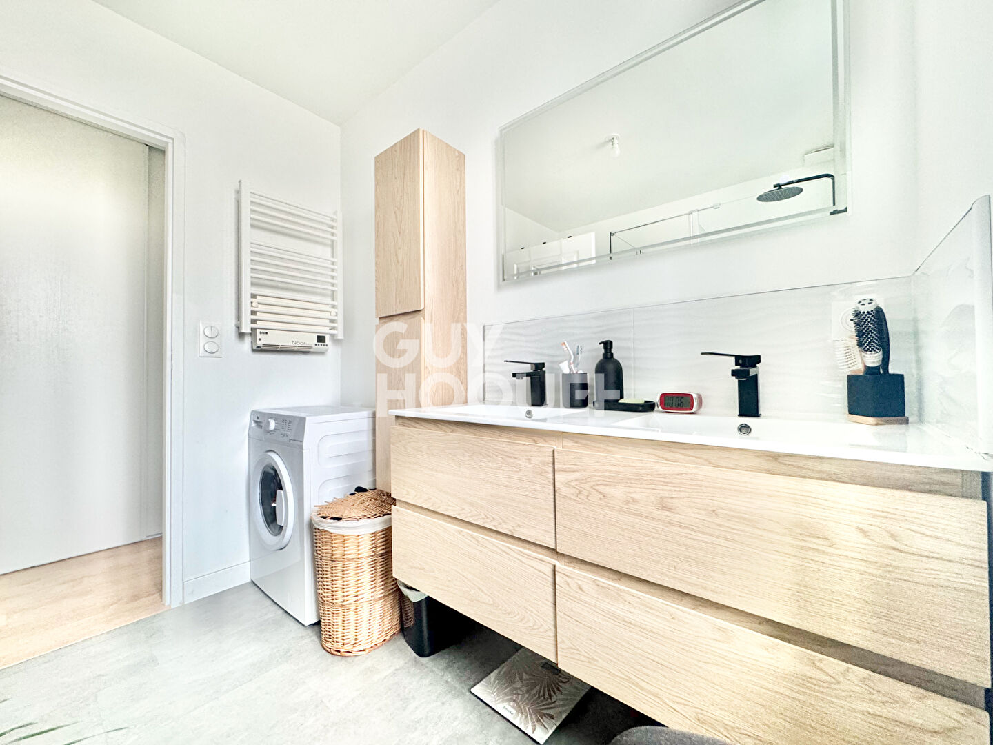 T2 rénové à deux pas de toute commodité