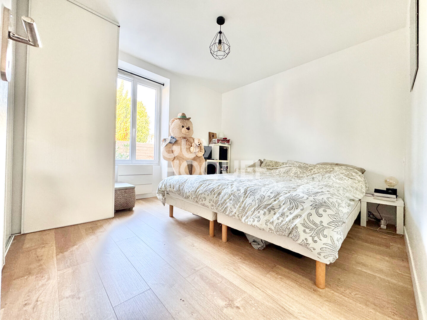 T2 rénové à deux pas de toute commodité