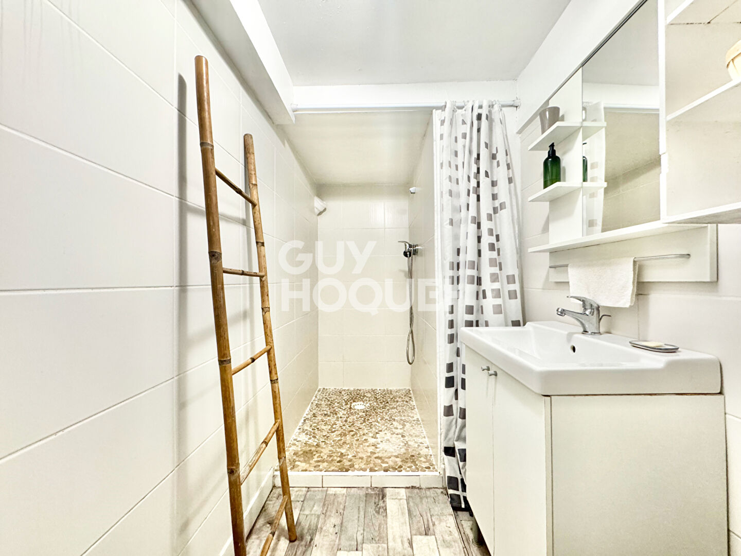 T2 avec mezzanine dans l'hypercentre d'Arcachon