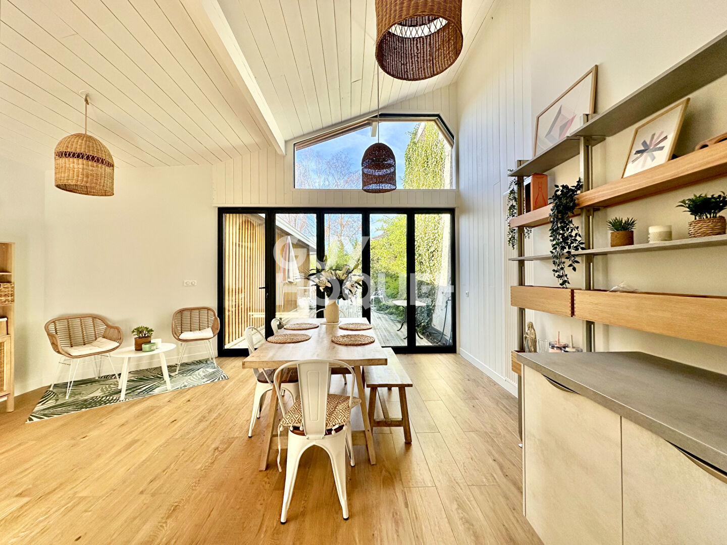 Maison d'exception rénovée en plein centre de La Teste De Buch 7 pièce(s) 241 m2