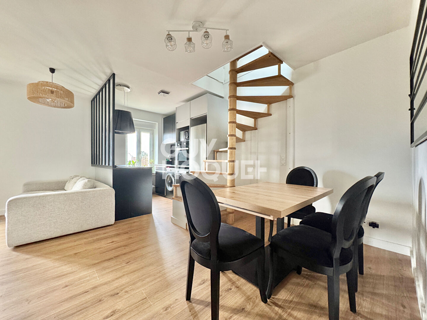 T3 Triplex rénové proche de toute commodité